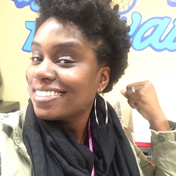 Meet your Posher, Amber - Picture 1 of 1